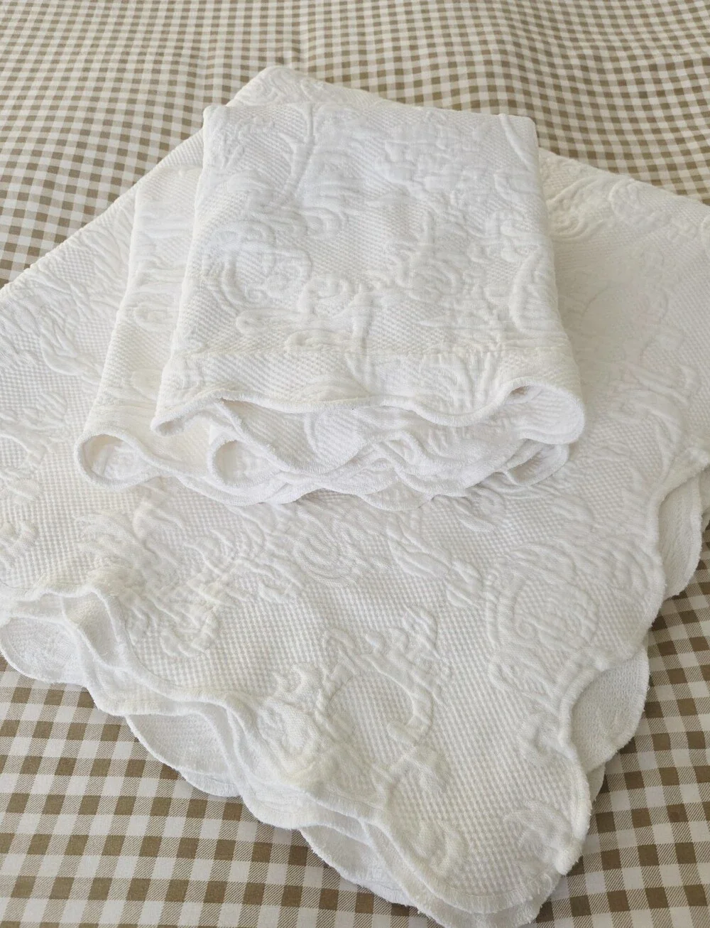 SFERRA 100% Cotton White Alice Coverlet + 2 Euro Shams With Scalloped Edges